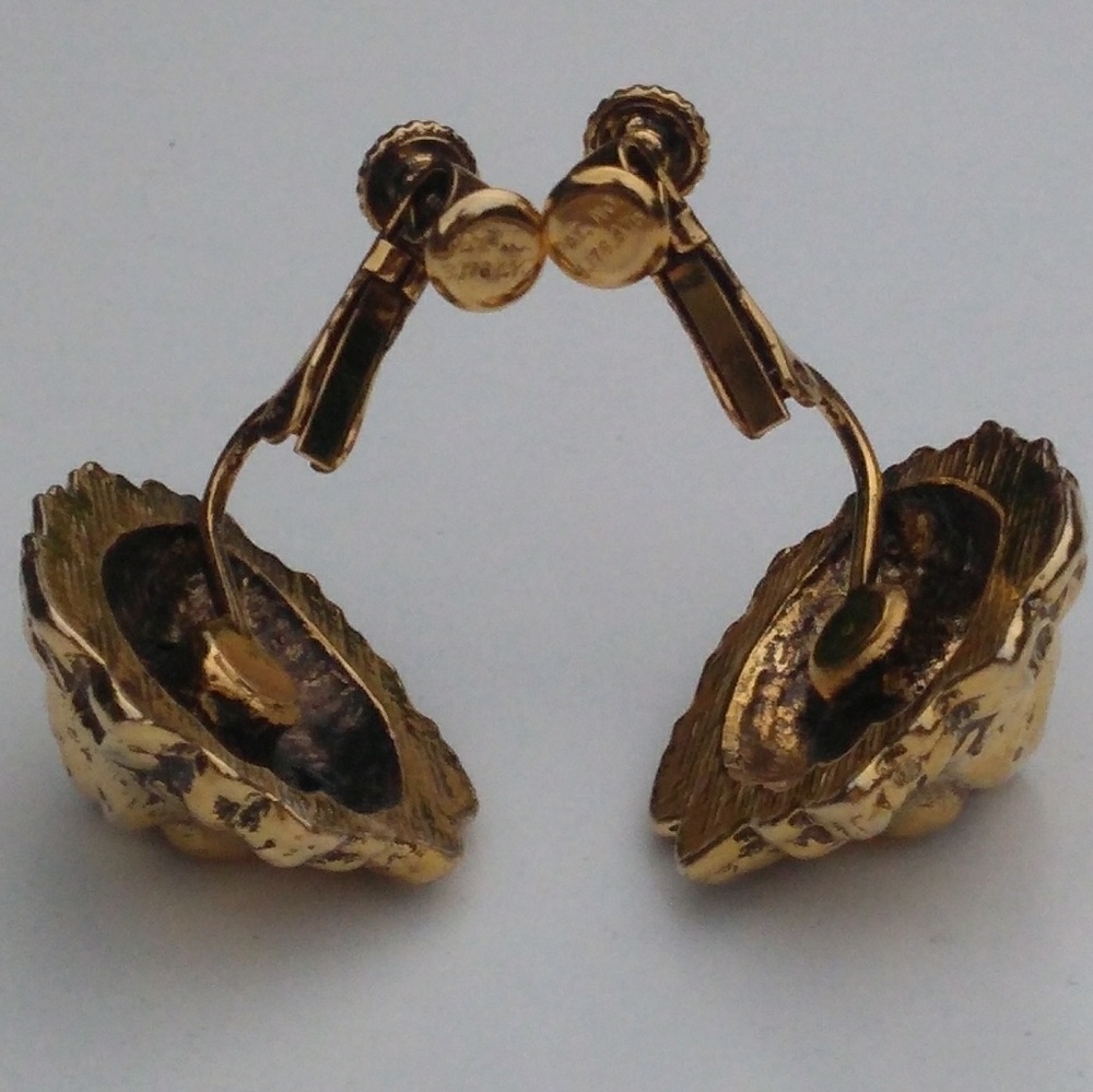 RARE '60s VINTAGE GoldTone Lion Adj. Clip-On's - Picture 5 of 8